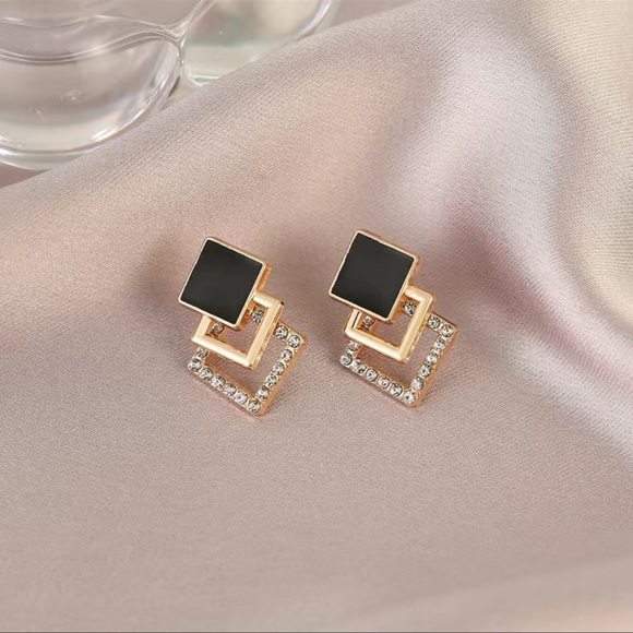 New Modern Gold plated Geometrical Drop Earrings - Picture 1 of 5